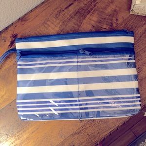 Wet/ dry zippered bag for swimsuit